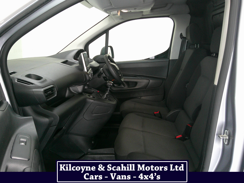 2023 Peugeot Partner - image 12