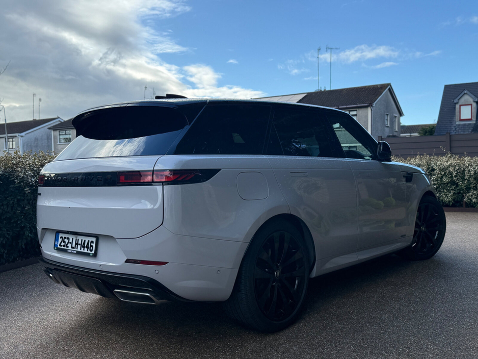 2025 Land Rover Range Rover Sport - image 5