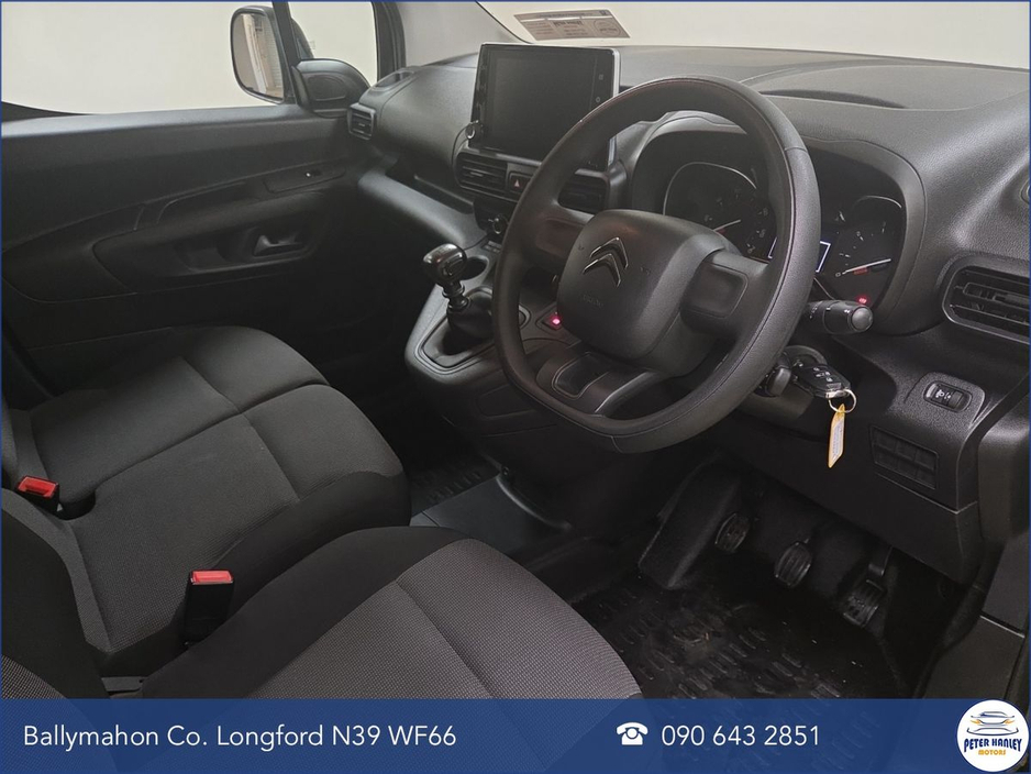 2022 Citroen Berlingo - image 12