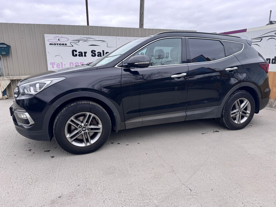 2016 Hyundai Santa Fe - image 3