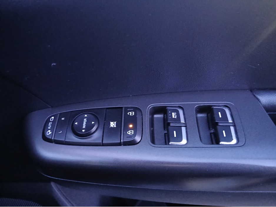 2017 Kia Sportage - image 14