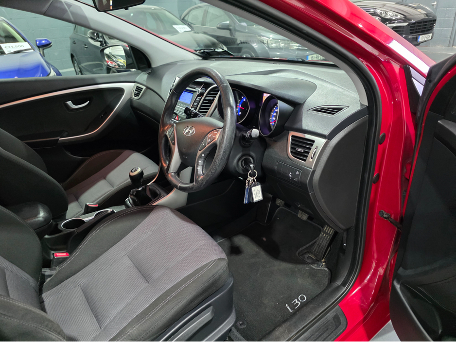 2013 Hyundai i30 - image 11