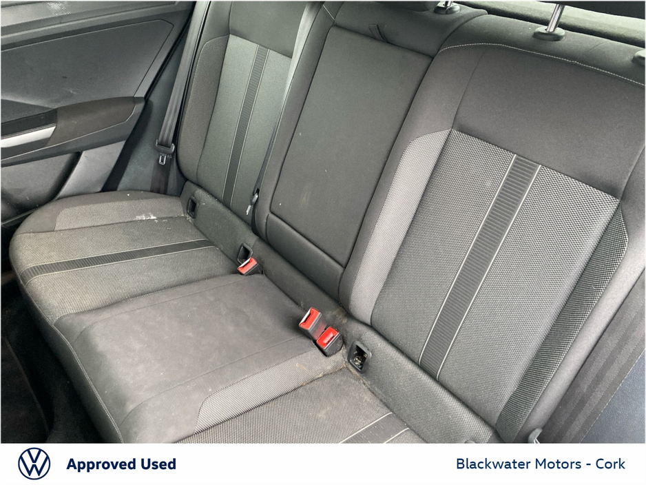 2023 Volkswagen T-Roc - image 25