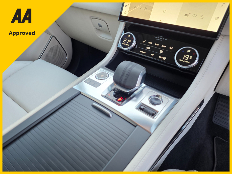 2022 Jaguar F-Pace - image 16