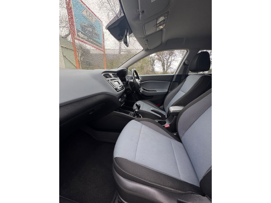 2016 Hyundai i20 - image 18