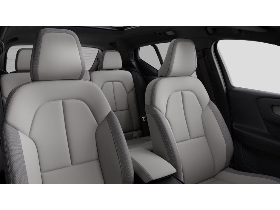 2026 Volvo EX40 - image 14