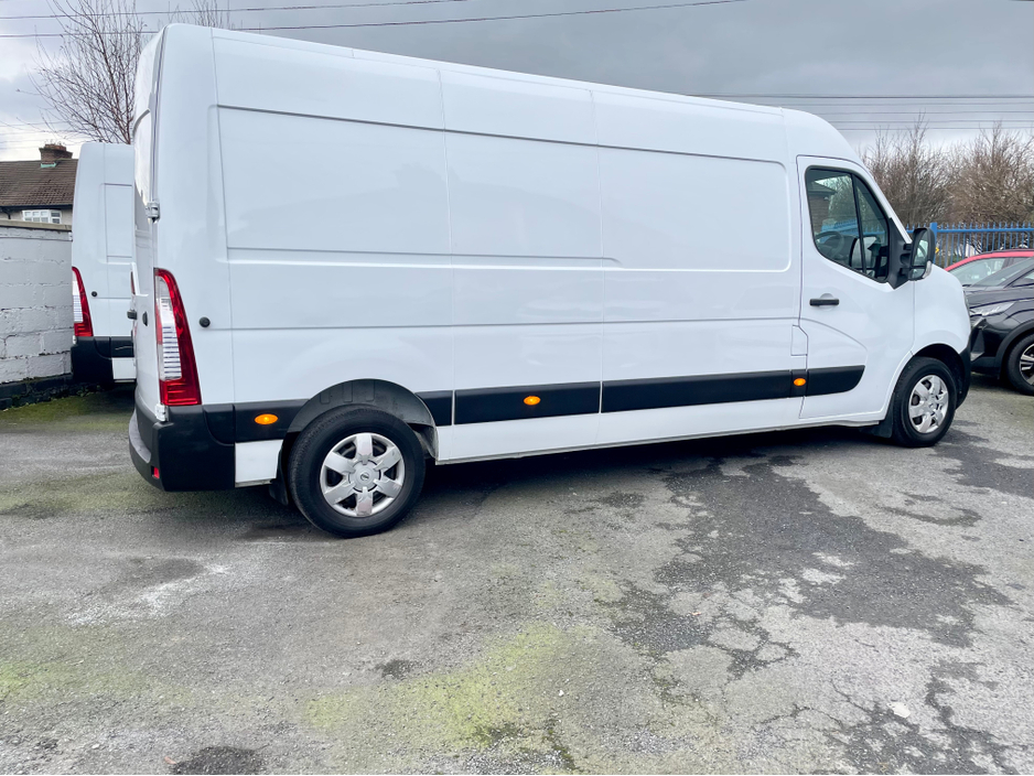 2021 Nissan NV400 - image 17