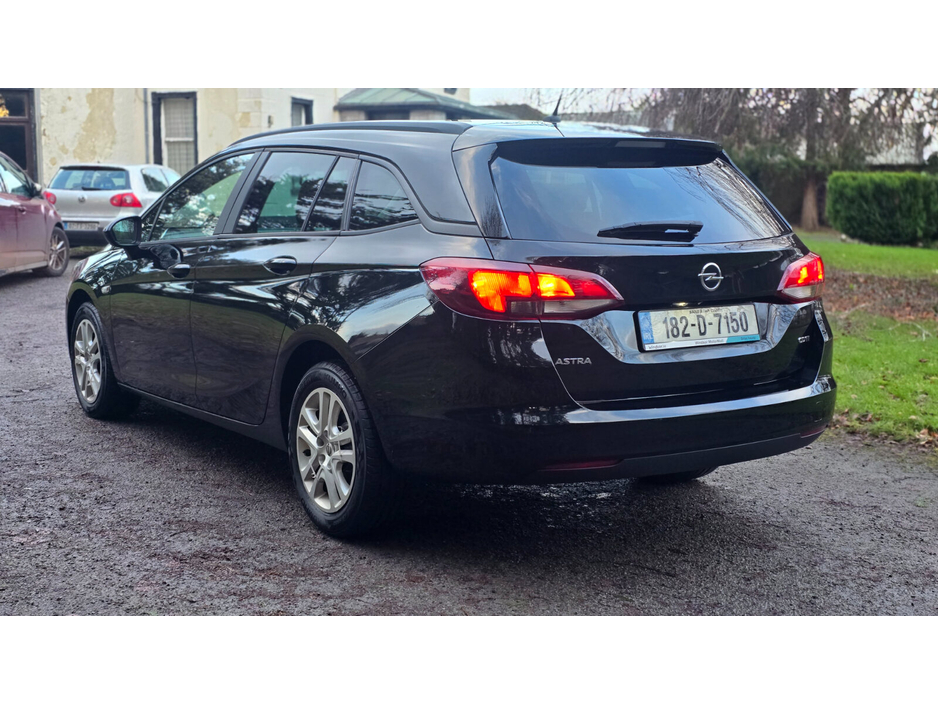 2018 Opel Astra - image 6