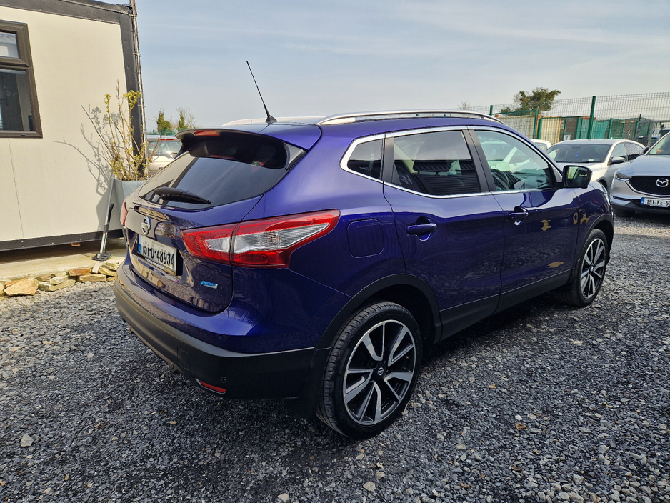 2015 Nissan Qashqai - image 6