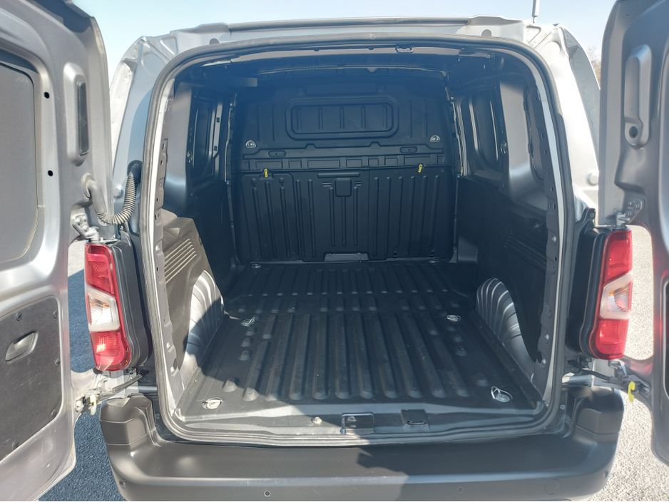 2022 Citroen Berlingo - image 13