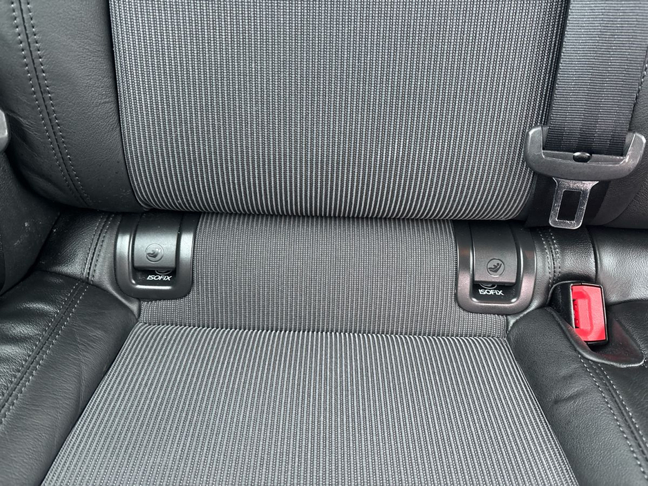 2020 Skoda Octavia - image 22