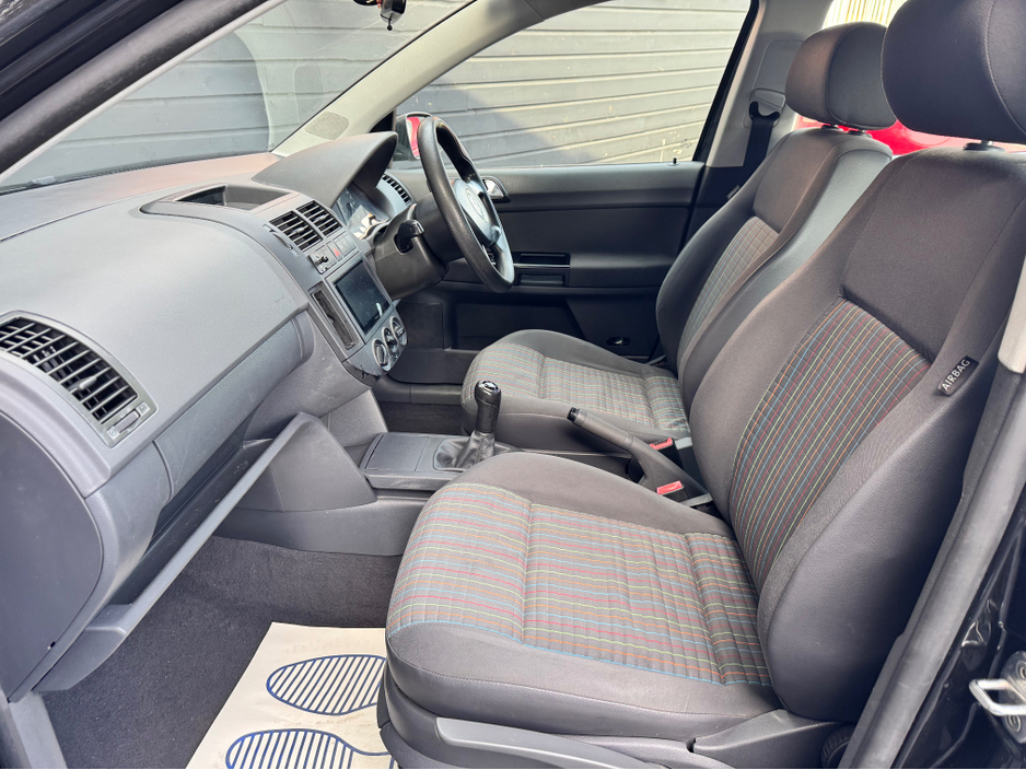 2006 Volkswagen Polo - image 12