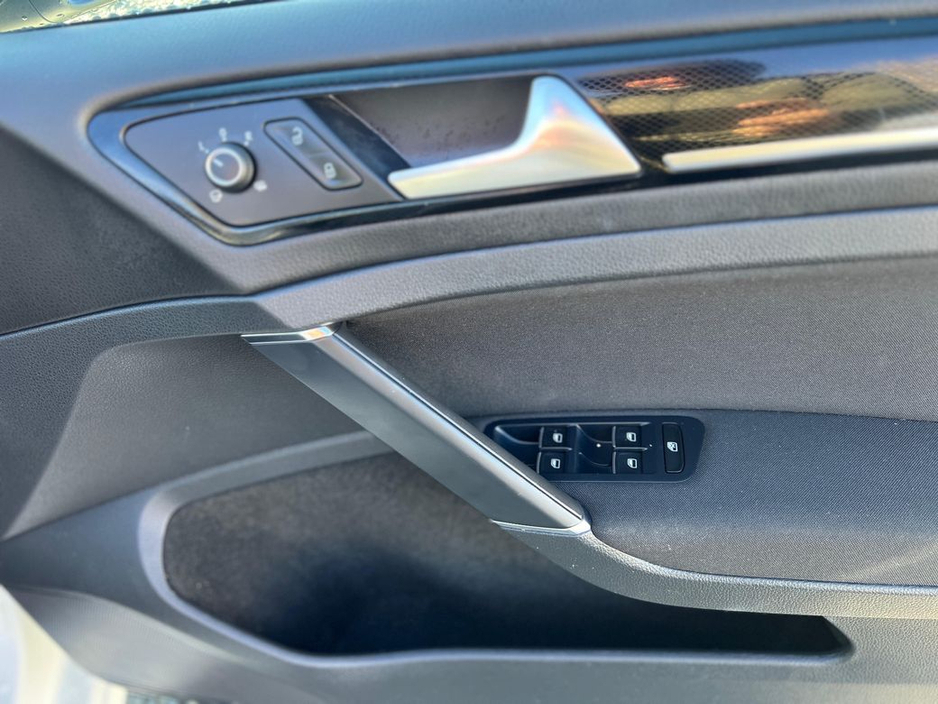 2013 Volkswagen Golf 2013 Volkswagen Golf TSI  BLUEMOTION (AUTO) €10,499