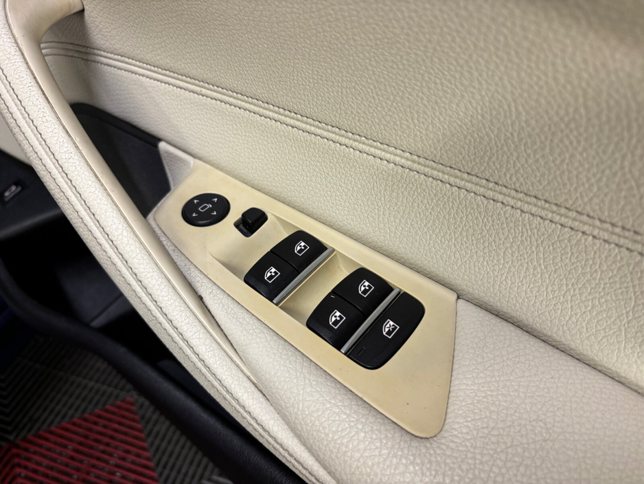 2019 BMW 5 Series - image 13