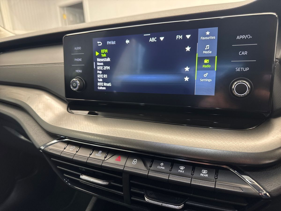 2023 Skoda Octavia - image 18