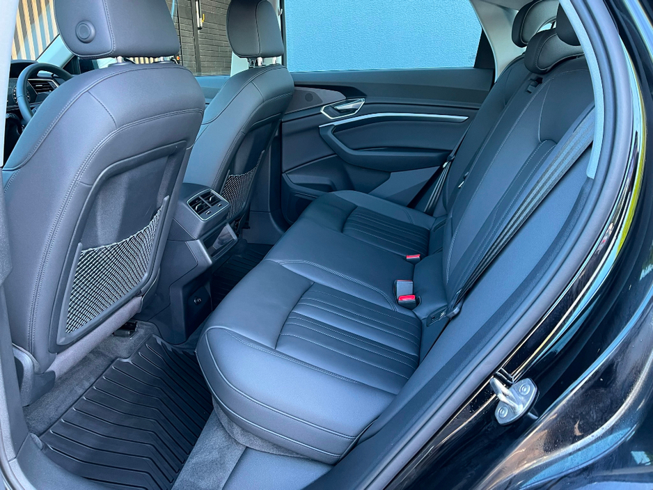 2023 Audi e-tron - image 8