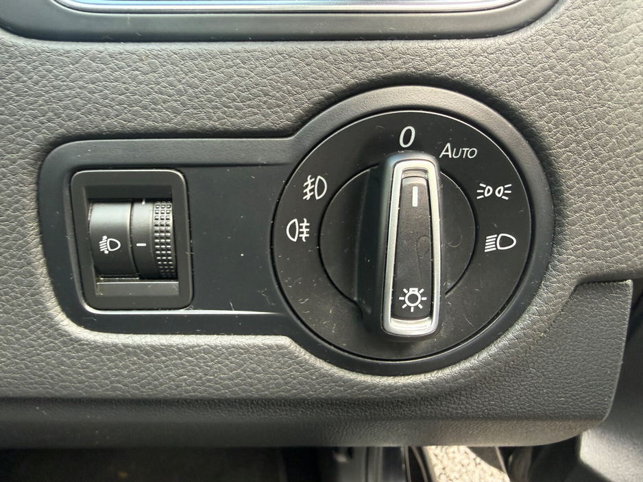 2016 Volkswagen Polo - image 20