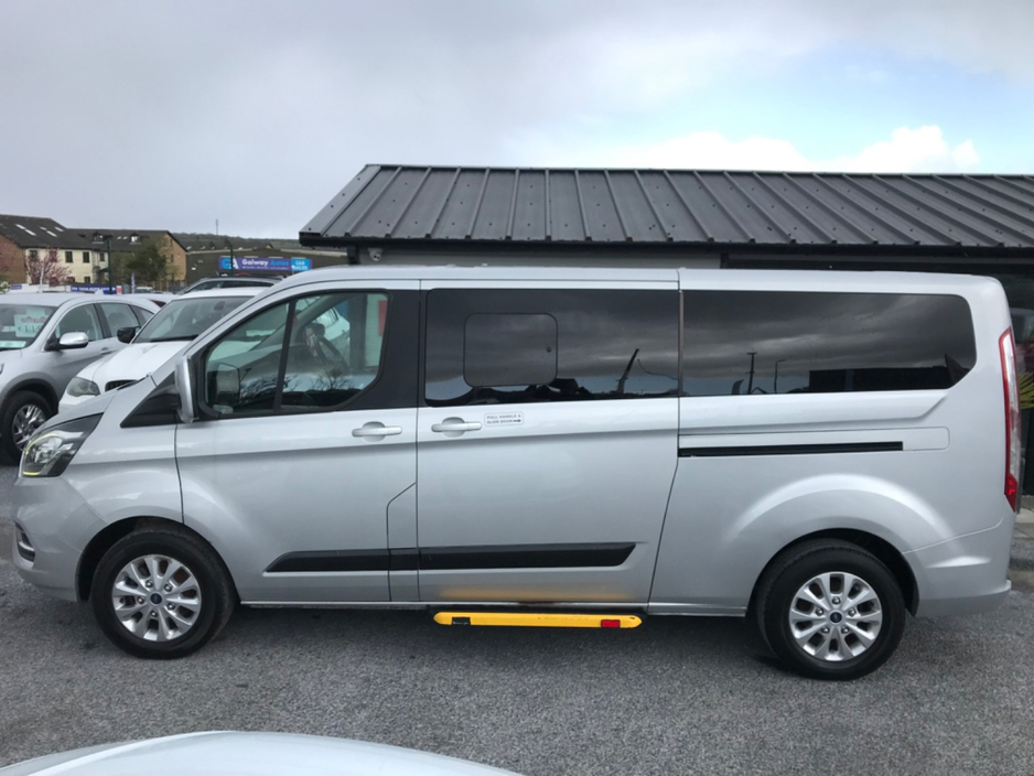 2019 Ford Tourneo - image 32