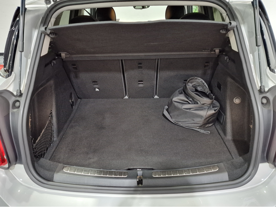 2021 MINI Countryman SE ALL4 EXCLUSIVE (PLUG IN HYBRID) AUTOMATIC **ONE OWNER / HUGE SPEC / APPLE CARPLAY / CRUISE CONTROL / FULL BLACK LEATHER / HEATED FRONT SEATS / REVERSE CAMERA / REAR TINTED GLASS / SAT NAV** €27,900