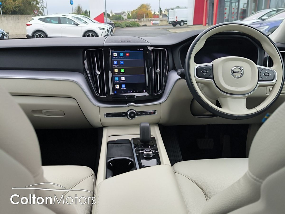 2022 Volvo XC60 - image 9