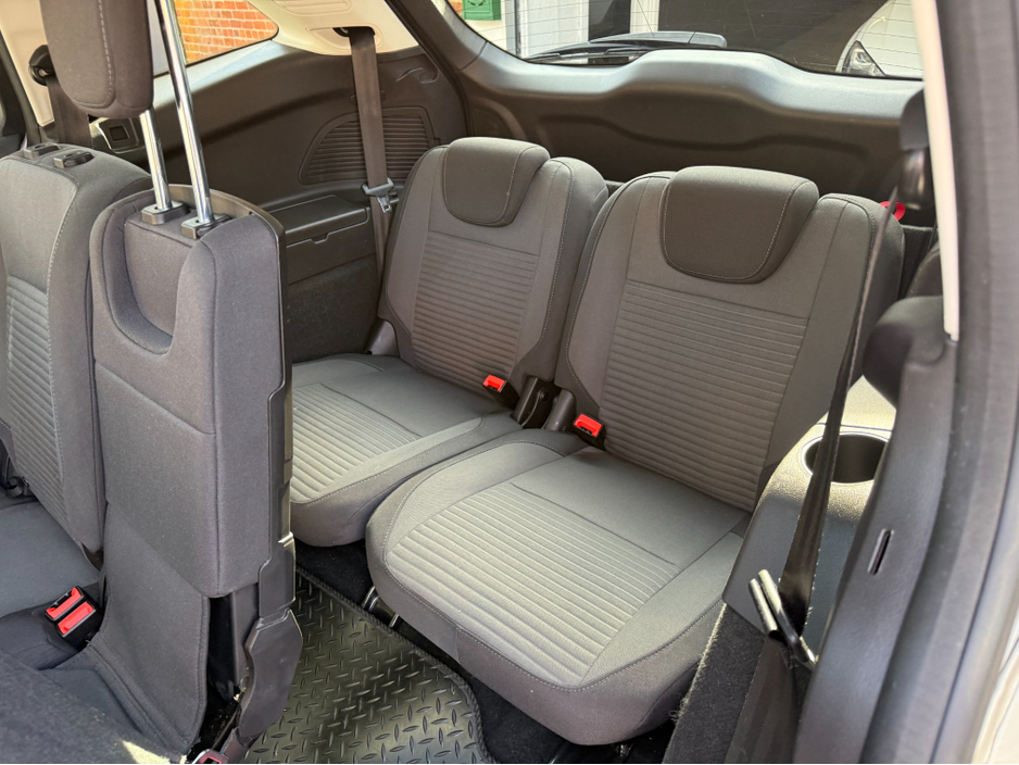 2019 Ford Grand C-Max - image 13