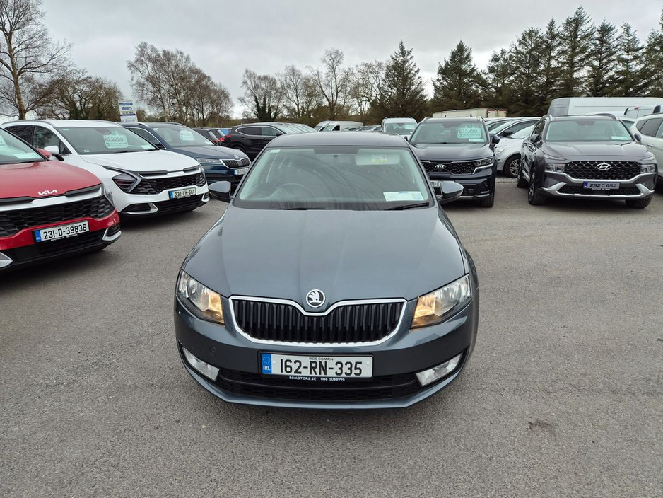 2016 Skoda Octavia - image 4