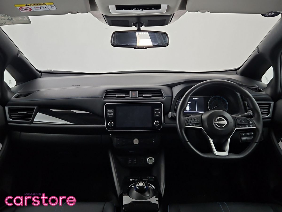 2023 Nissan Leaf - image 11