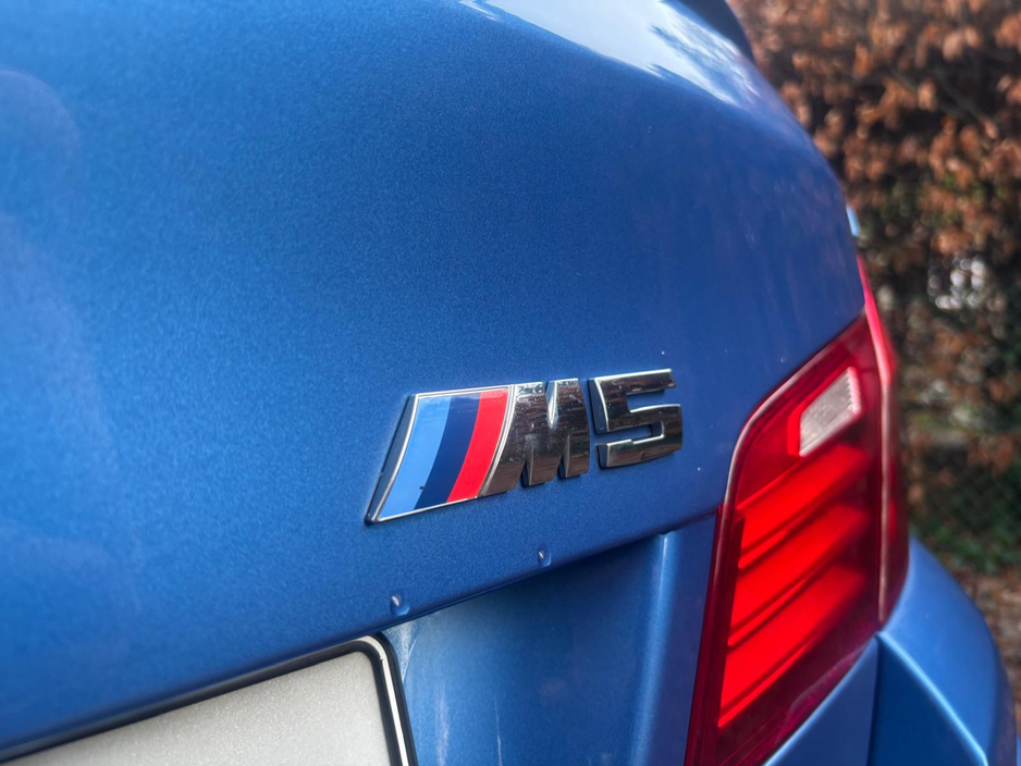 2015 BMW M5 - image 11