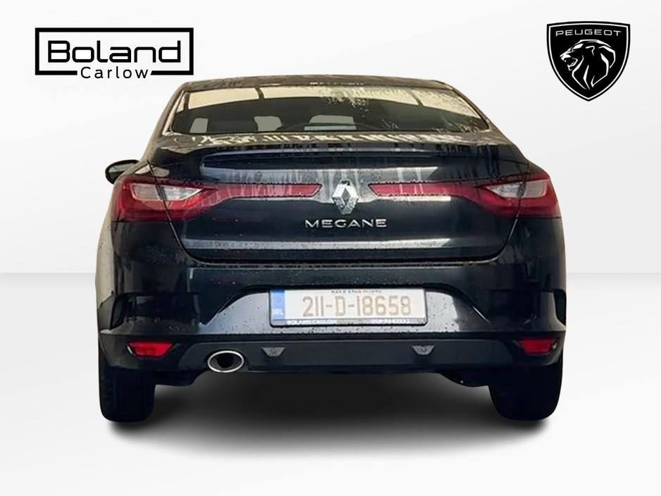 2021 Renault Megane - image 12