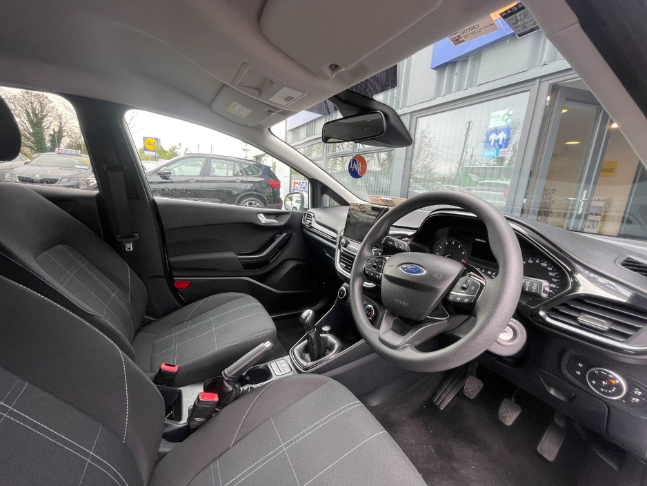 2020 Ford Fiesta - image 7