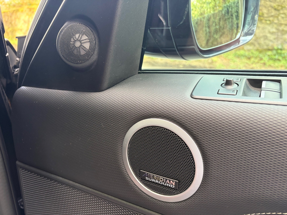 2024 Land Rover Discovery - image 16