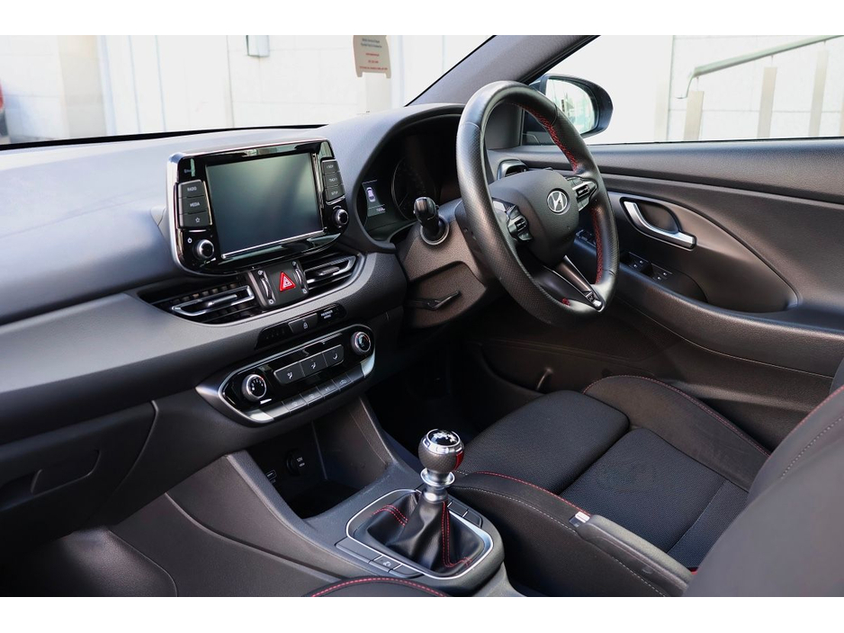 2021 Hyundai i30 - image 16