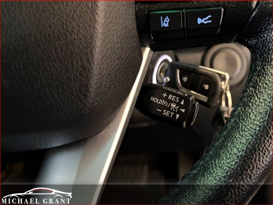 2022 Toyota Hilux AUTOMATIC 2.8D IRISH CAR ONLY 58KM SR5 DOUBLE CAB N1 COMMERCIAL VAT €36,585