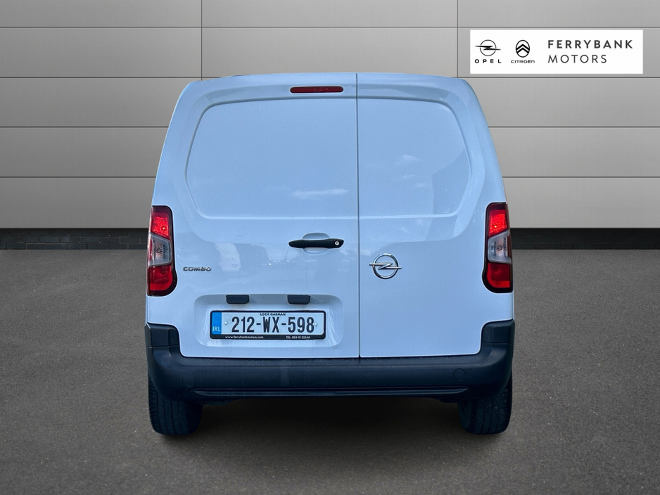 2021 Opel Combo - image 8