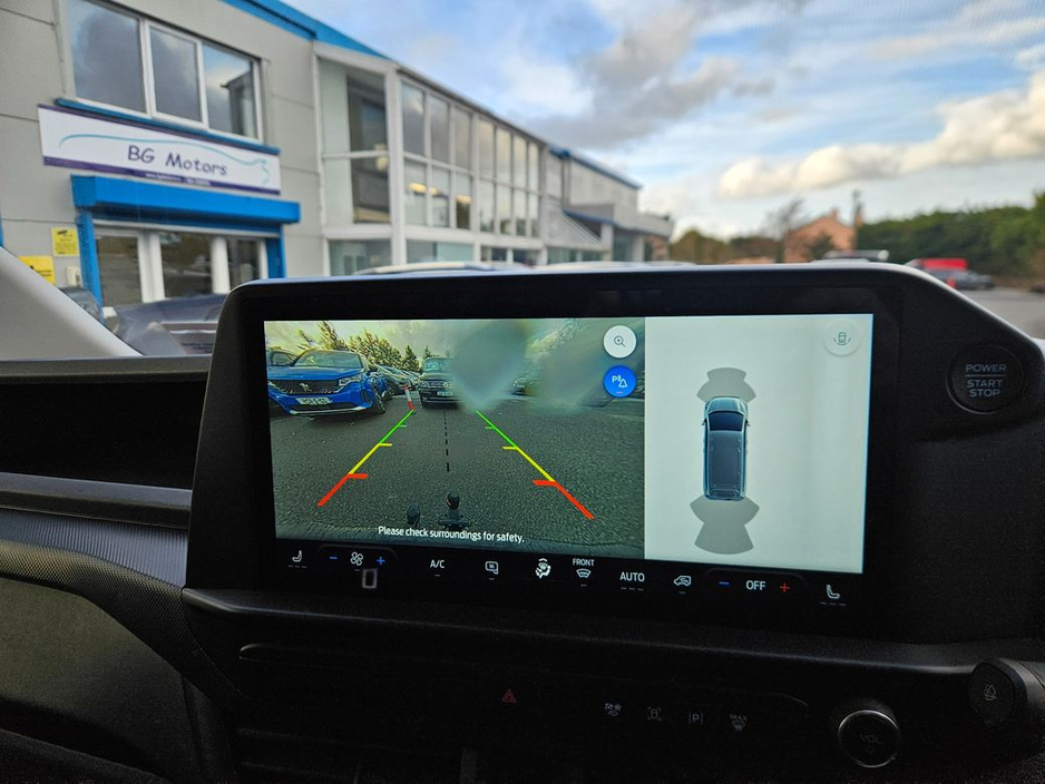 2024 Ford Transit Custom - image 3