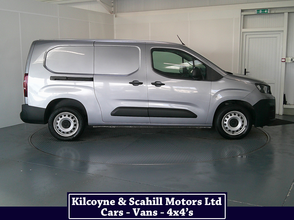 2023 Peugeot Partner - image 9