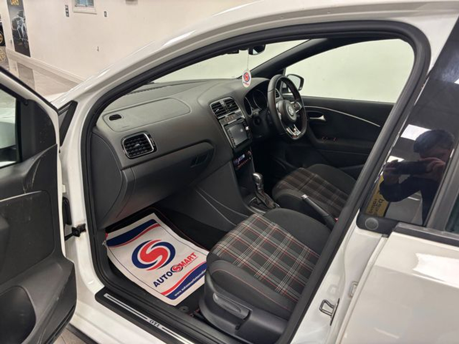 2015 Volkswagen Polo  €14,495