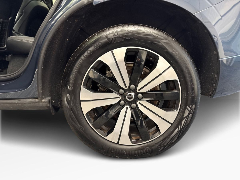 2024 Volvo XC60 - image 5