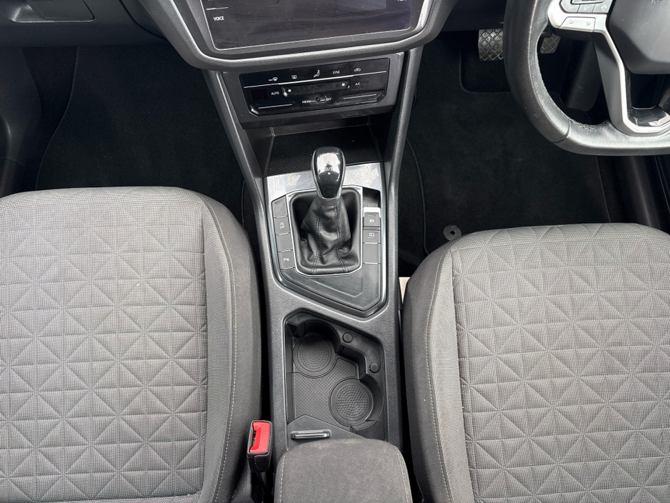 2021 Volkswagen Tiguan - image 13