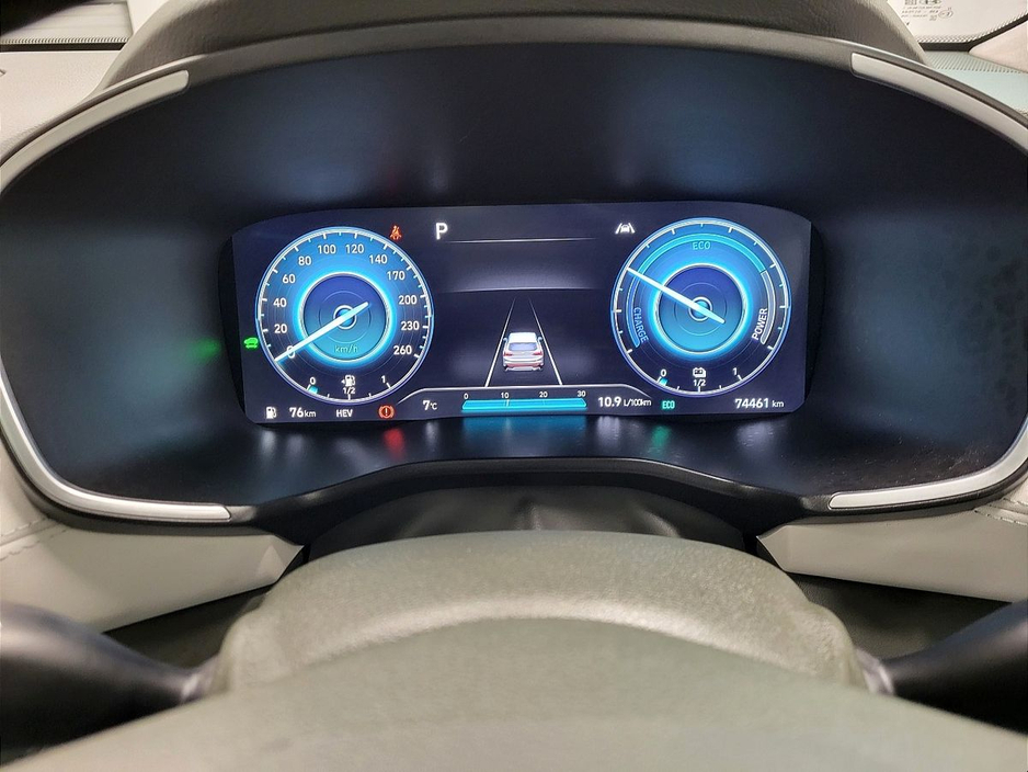 2022 Hyundai Santa Fe - image 5