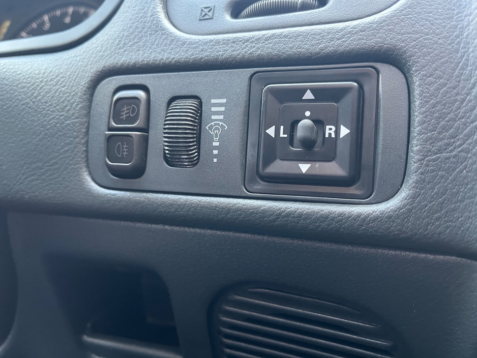 1994 Mitsubishi Galant - image 21