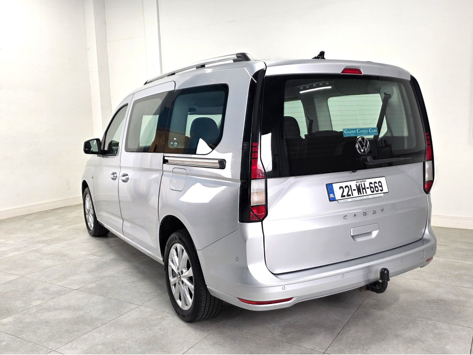 2022 Volkswagen Caddy - image 10