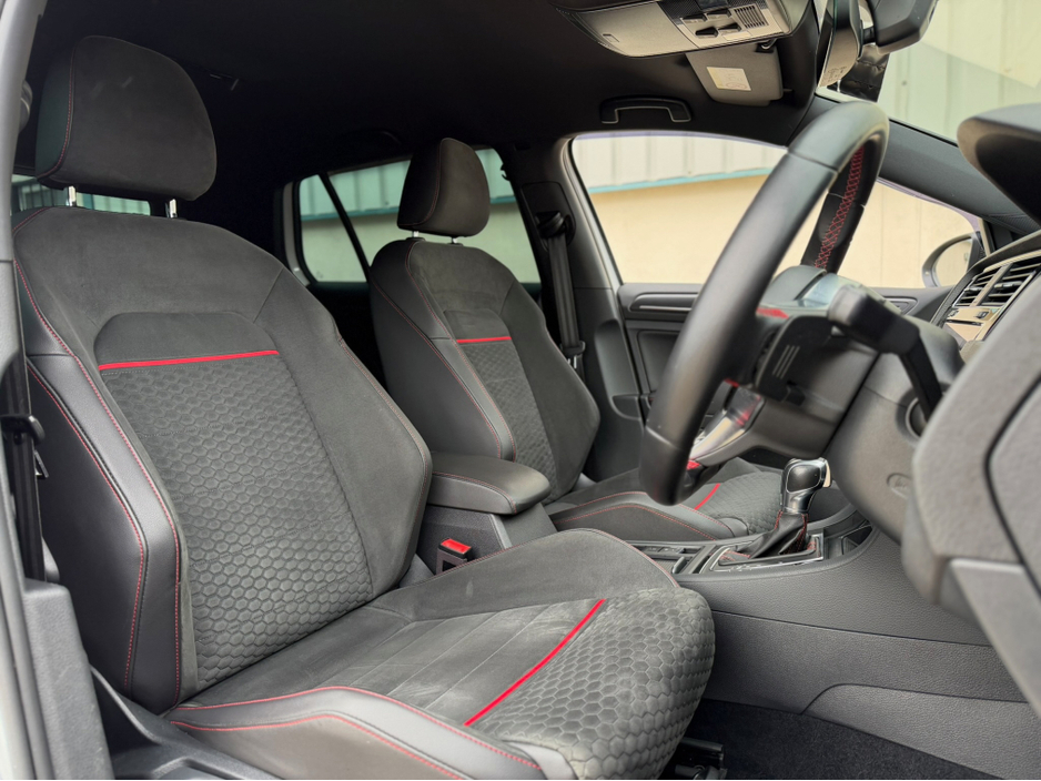 2018 Volkswagen Golf - image 12