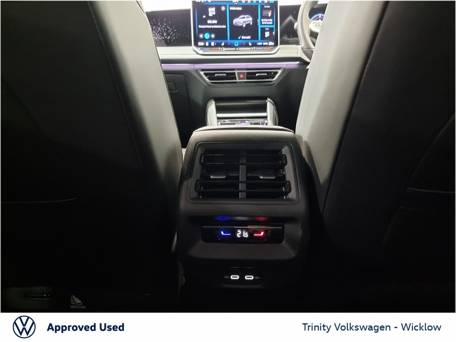 2025 Volkswagen Tiguan - image 24