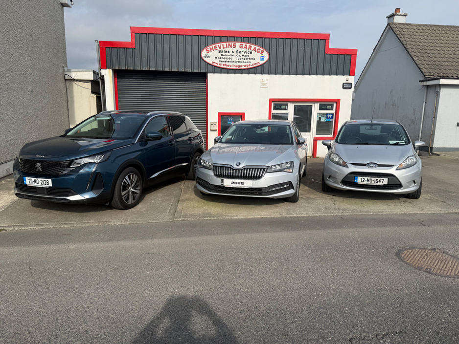 2012 Ford Fiesta - image 3