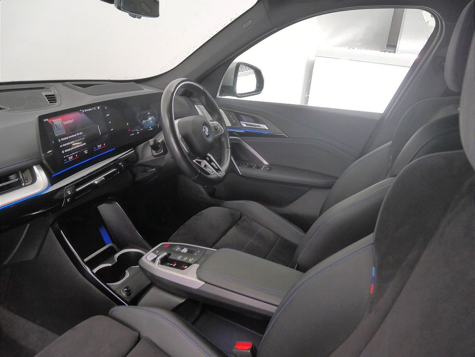 2023 BMW iX1 - image 7