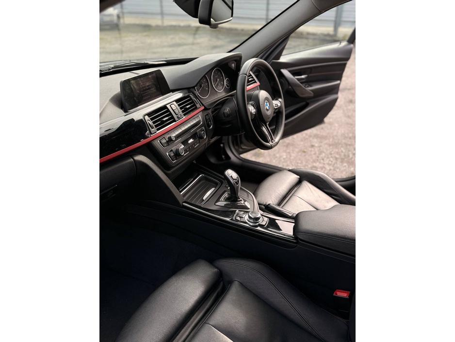 2015 BMW 3 Series - image 32