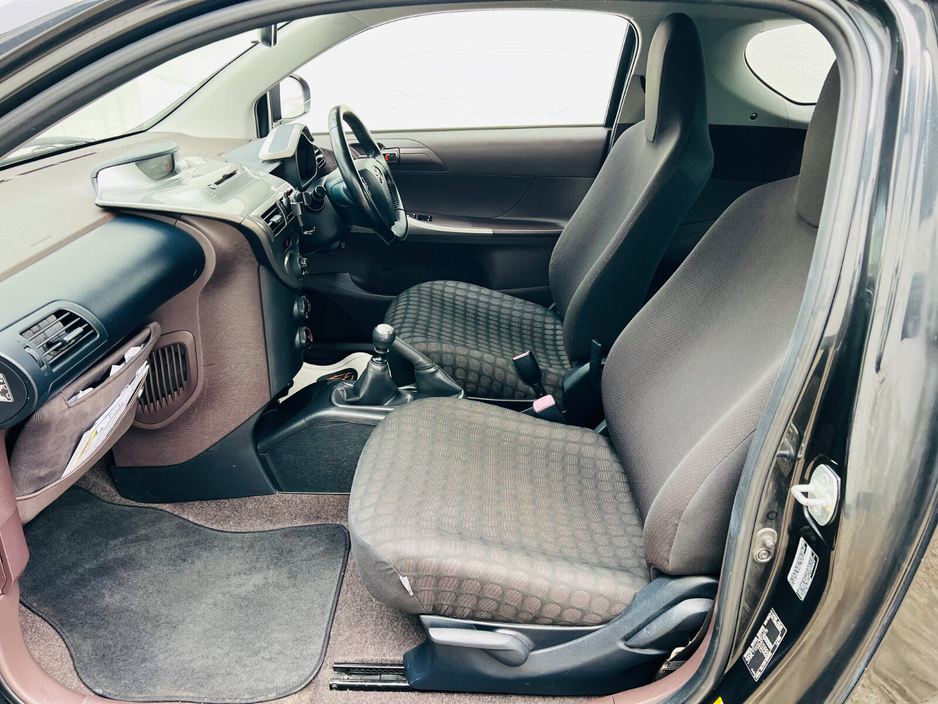 2011 Toyota iQ - image 5