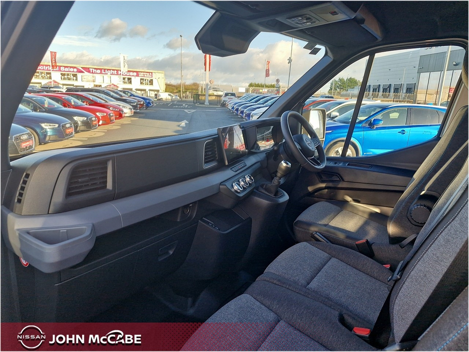 2026 Nissan Interstar - image 14