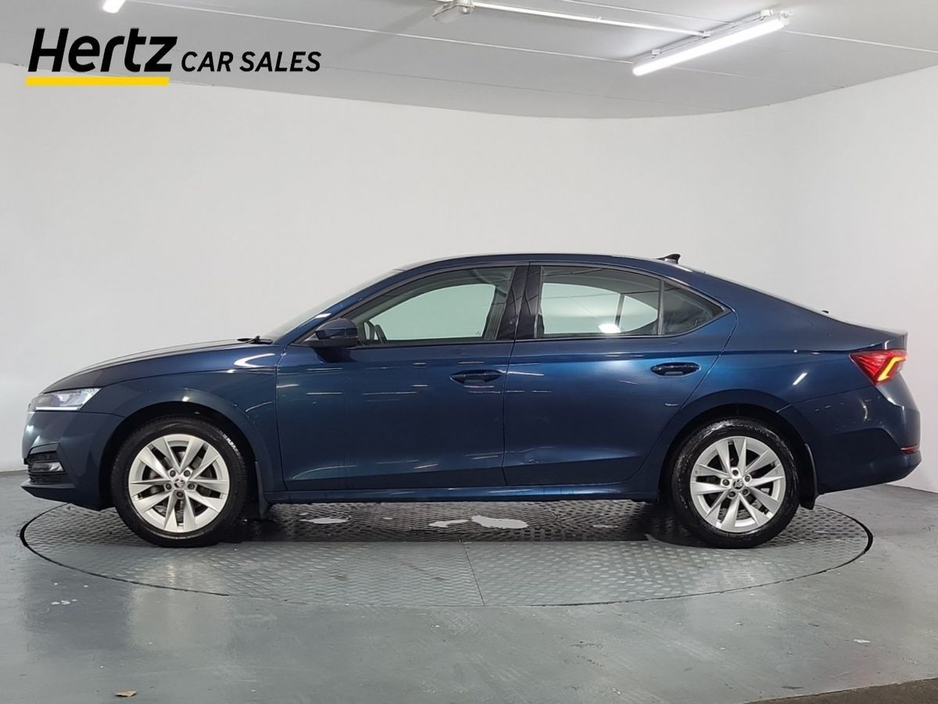 2024 Skoda Octavia - image 2